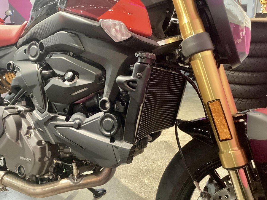 2025 Ducati Monster SP