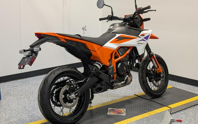 2026 KTM 390 SMC R