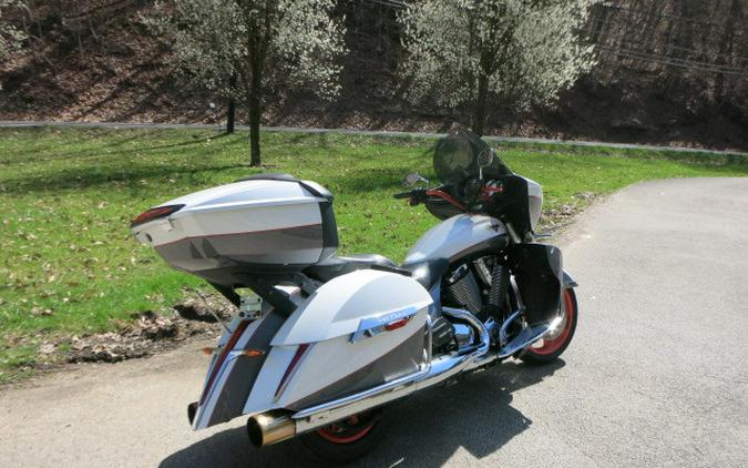 2015 Victory Motorcycles Victory Cross Country Tour®