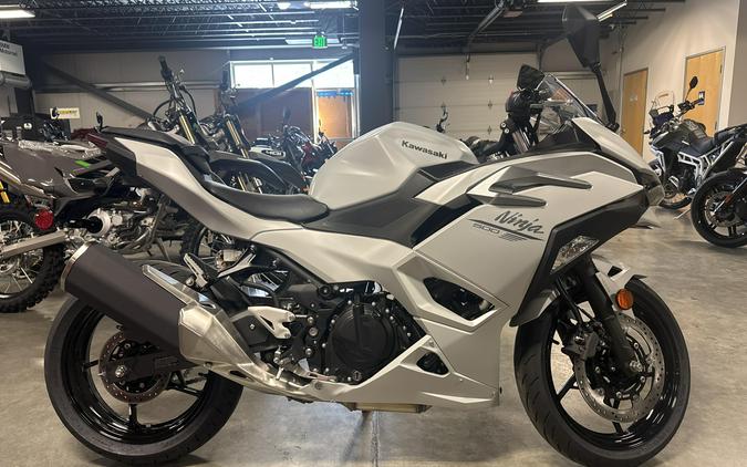 2025 Kawasaki NINJA 500 ABS