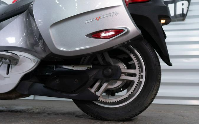 2012 Can-Am Spyder® RT Audio & Convenience