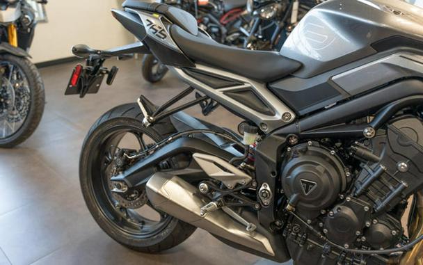 2024 Triumph Street Triple 765 R Silver Ice