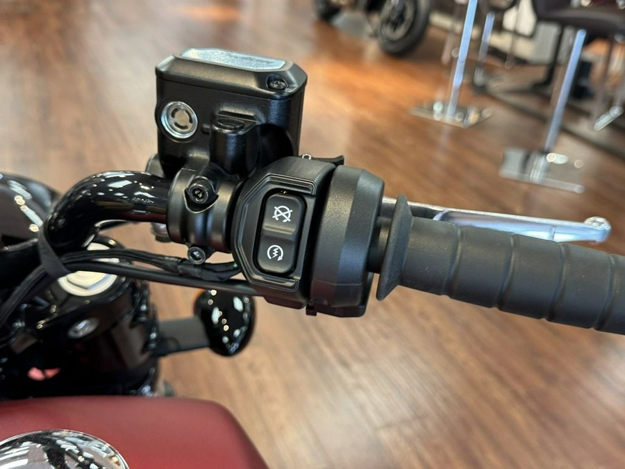 2025 Indian Motorcycle® Scout® Bobber Limited Sunset Red Smoke