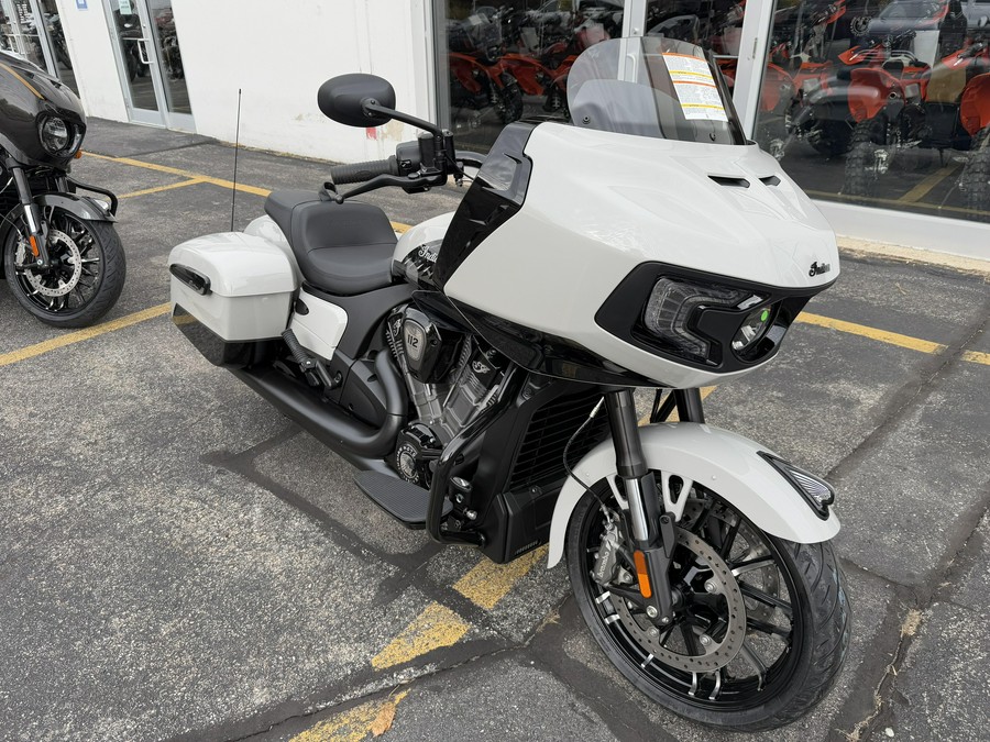 2026 Indian Motorcycle CHALLENGER DARK HORSE 112 PACKAGE