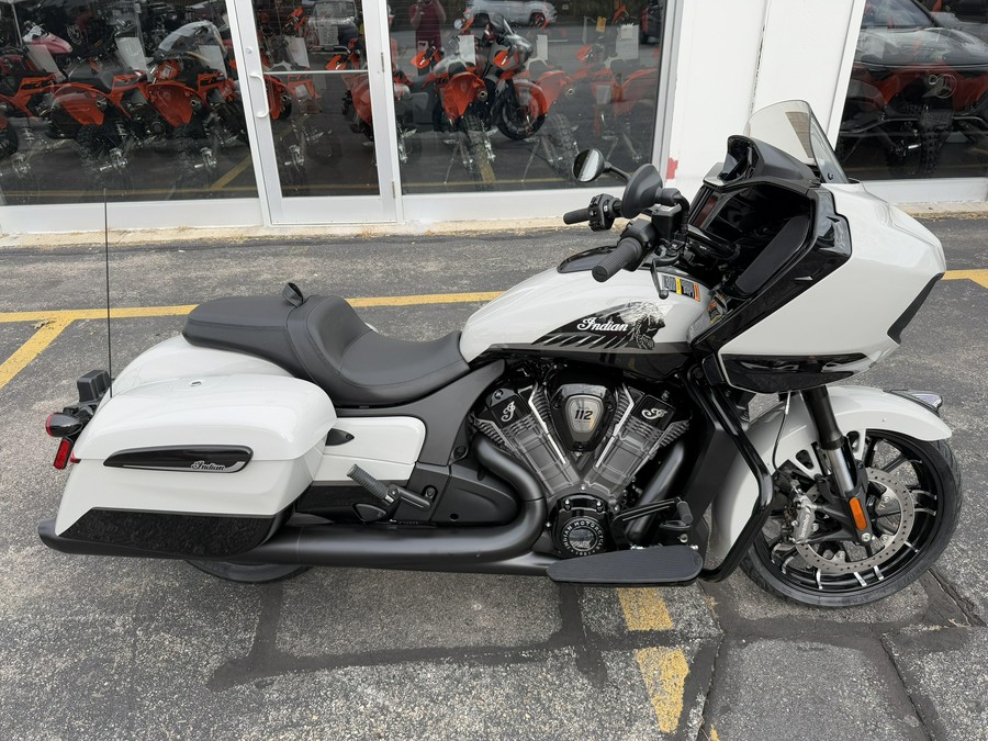 2026 Indian Motorcycle CHALLENGER DARK HORSE 112 PACKAGE