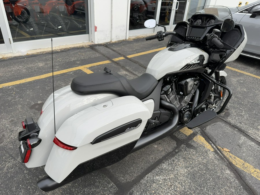 2026 Indian Motorcycle CHALLENGER DARK HORSE 112 PACKAGE