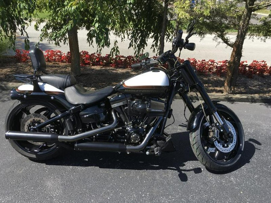 2017 Harley-Davidson® FXSE - CVO™ Pro Street Breakout®