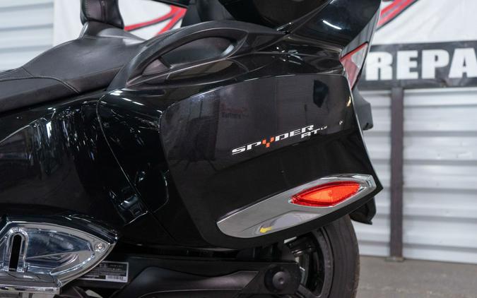 2015 Can-Am Spyder® RT SE6