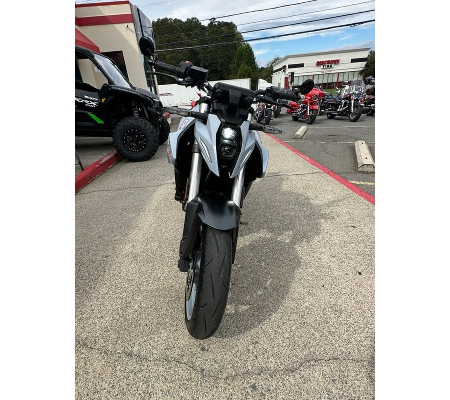 2024 Suzuki GSX 8S