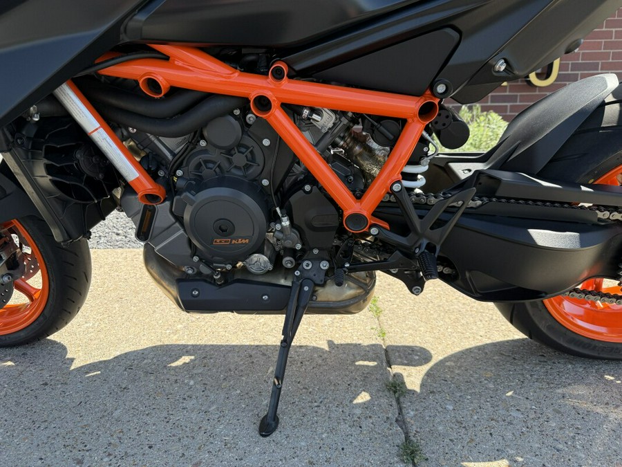 2022 KTM 1290 Super Duke R EVO Blue / Black / Orange