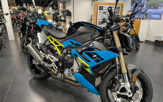 2026 BMW S 1000 R