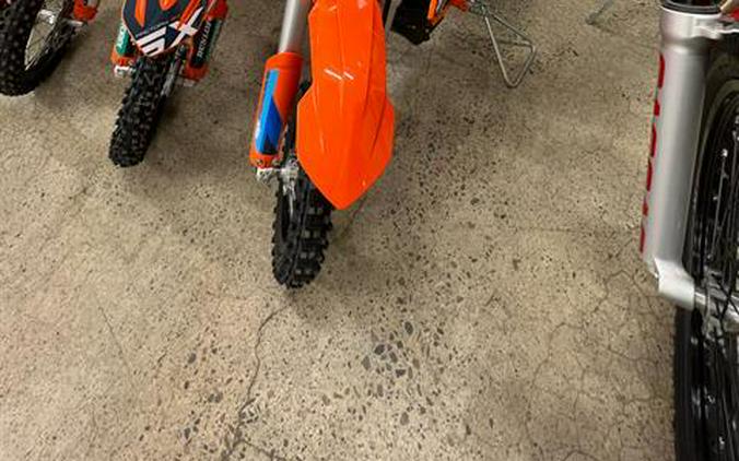 2023 KTM SX-E 3 First Look [Just In Time For Christmas]