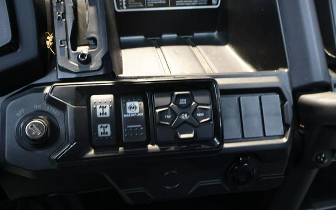 2025 Can-Am Defender MAX XT HD9