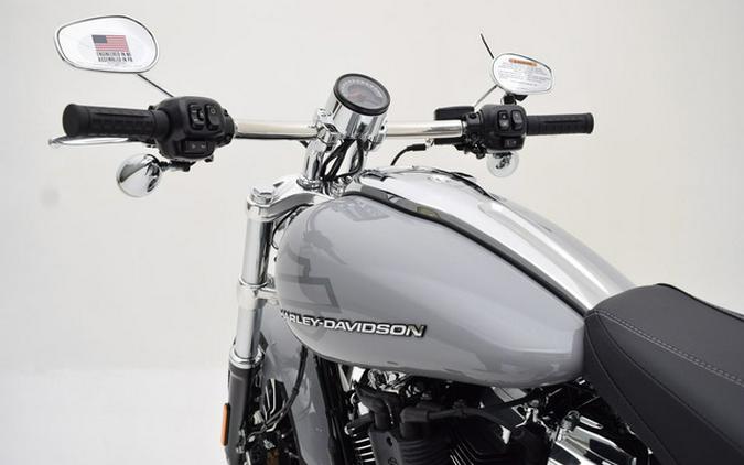 2025 Harley-Davidson Softail FXBR - Breakout
