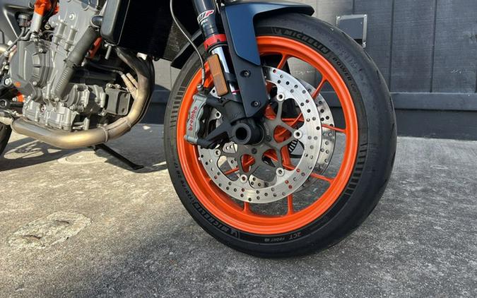 2023 KTM Duke 890 R