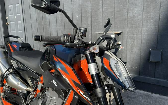 2023 KTM Duke 890 R