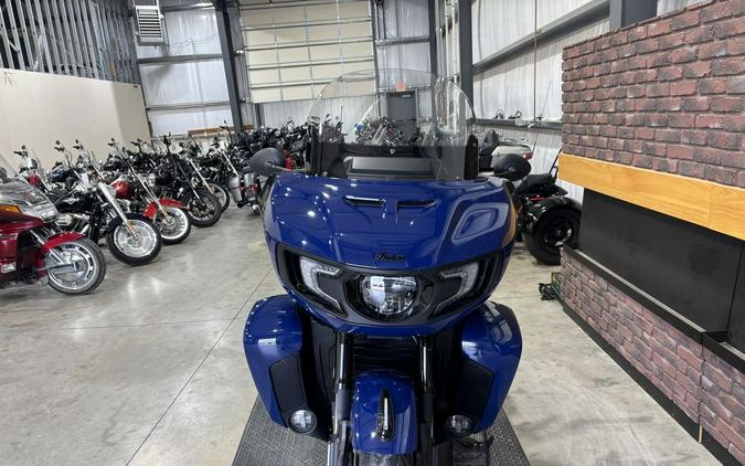 2024 Indian Motorcycle® Pursuit® Dark Horse® with PowerBand Audio Package Springfield Blue