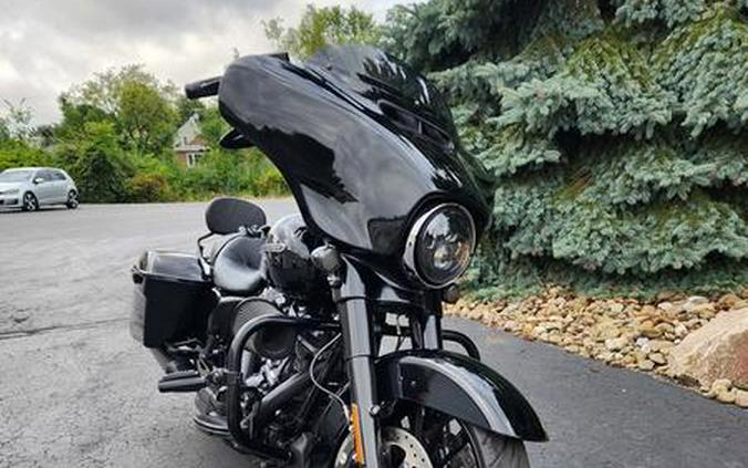 2018 Harley-Davidson® FLHXS - Street Glide® Special