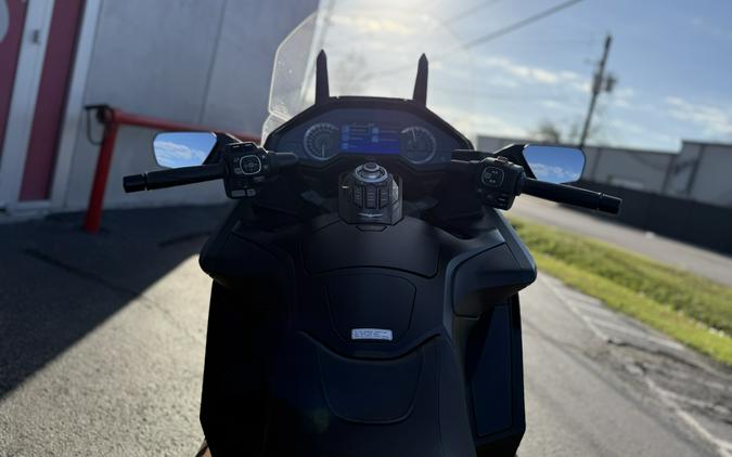 2024 Honda Gold Wing Automatic DCT Matte Armored Green Metallic - 00102T