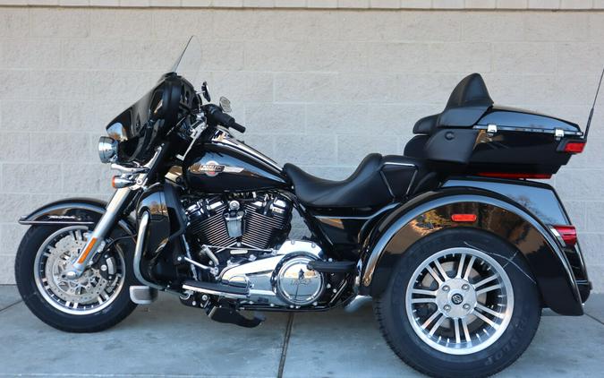2024 Harley-Davidson Tri Glide Ultra FLHTCUTG