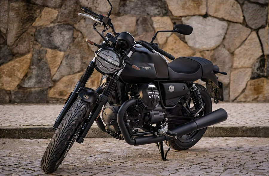 2023 Moto Guzzi V7 STONE