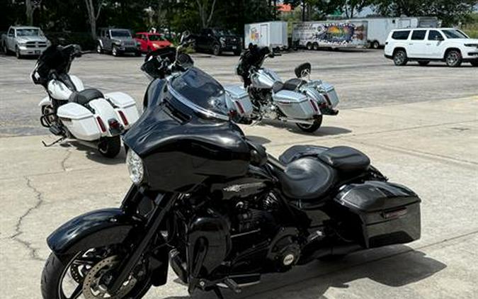 2016 Harley-Davidson CVO™ Street Glide®