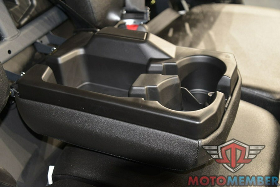 2026 Can-Am Defender HD7