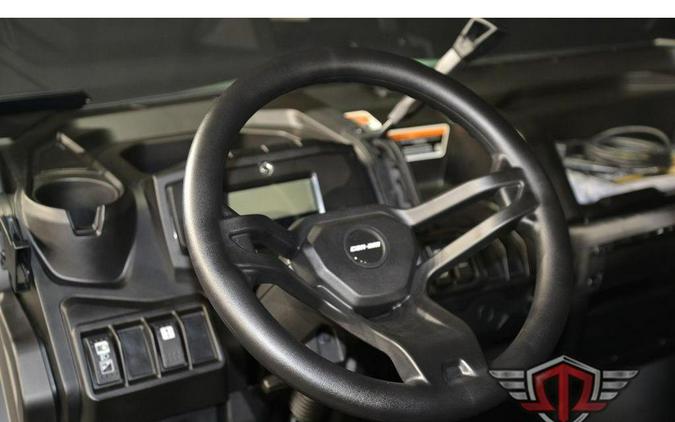 2026 Can-Am Defender HD7