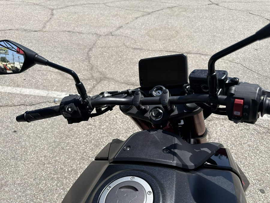 2026 Honda CB750 HORNET E-CLUTCH