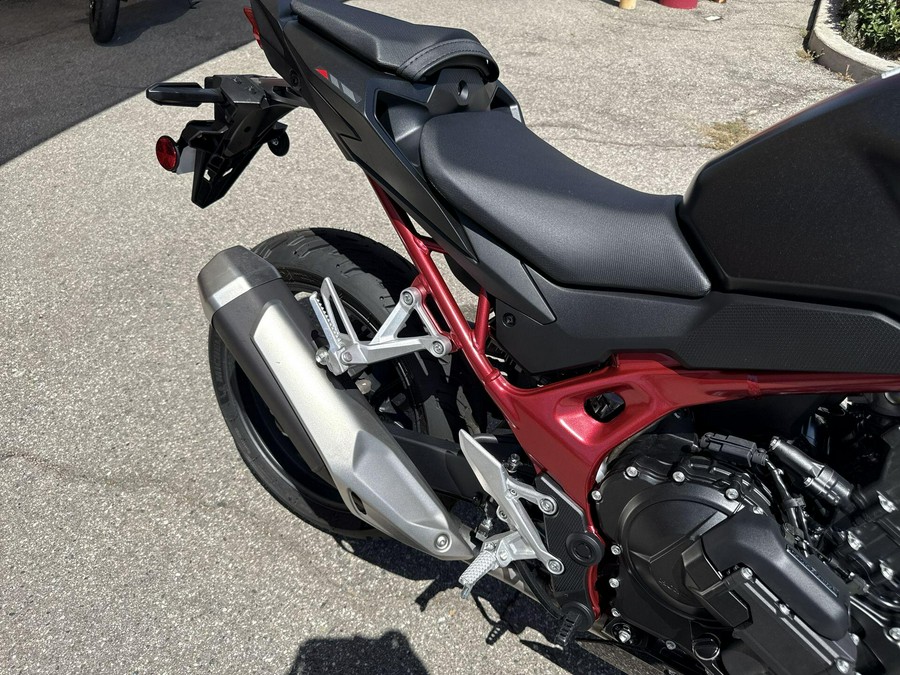 2026 Honda CB750 HORNET E-CLUTCH