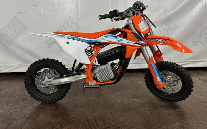 2023 KTM SX-E 3 First Look [Just In Time For Christmas]