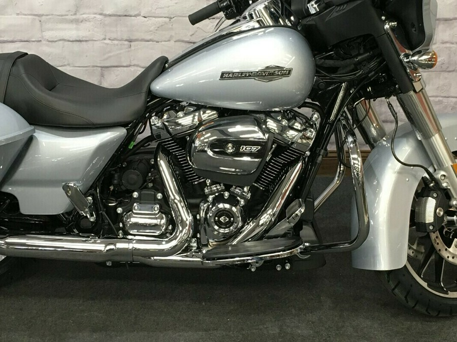 2023 Harley-Davidson Street Glide Atlas Silver Metallic FLHX