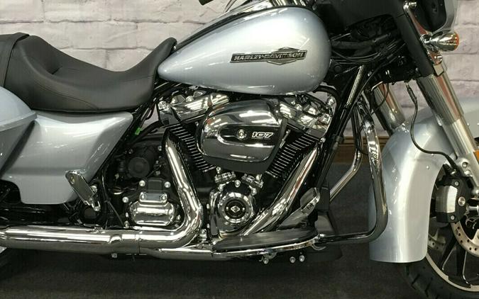 2023 Harley-Davidson Street Glide Atlas Silver Metallic FLHX