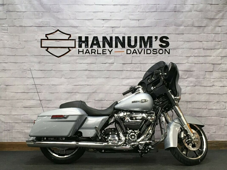 2023 Harley-Davidson Street Glide Atlas Silver Metallic FLHX