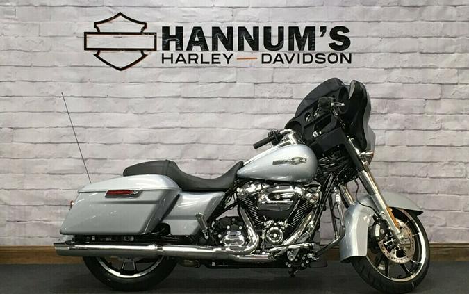 2023 Harley-Davidson Street Glide Atlas Silver Metallic FLHX