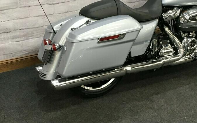 2023 Harley-Davidson Street Glide Atlas Silver Metallic FLHX