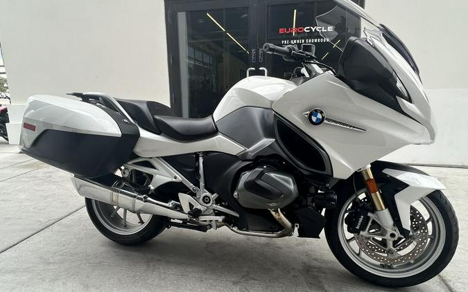 2022 BMW R 1250 RT Alpine White