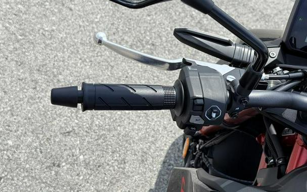 2026 Honda® CB750 Hornet E-Clutch