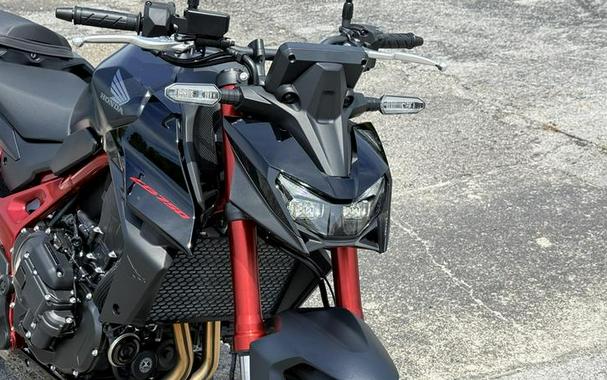 2026 Honda® CB750 Hornet E-Clutch