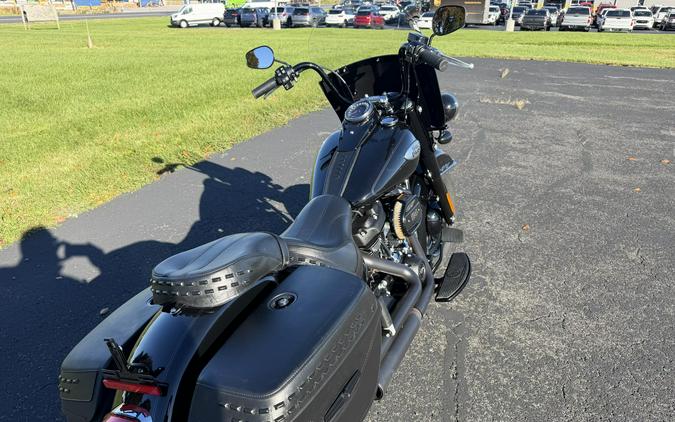2022 Harley-Davidson® Heritage Classic 114 Vivid Black (Black Finish w/Laced Wheels)