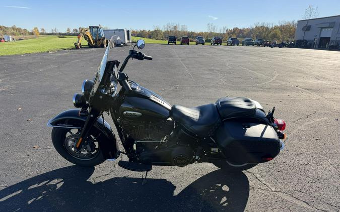 2022 Harley-Davidson® Heritage Classic 114 Vivid Black (Black Finish w/Laced Wheels)