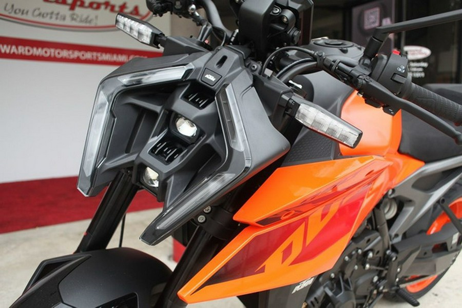 2024 KTM 990 Duke