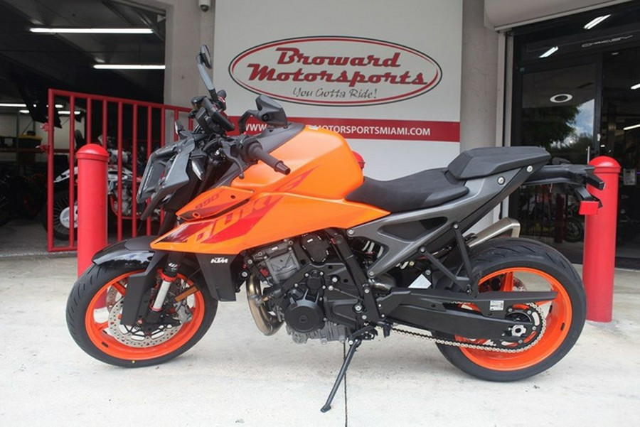 2024 KTM 990 Duke