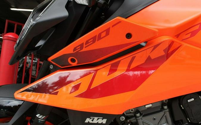 2024 KTM 990 Duke