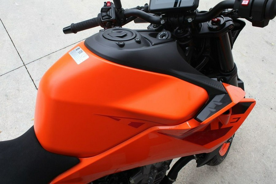 2024 KTM 990 Duke