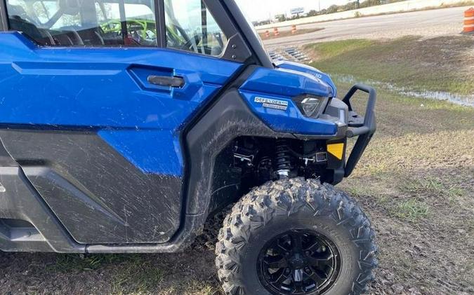 2023 Can-Am® Defender 6x6 Limited HD10