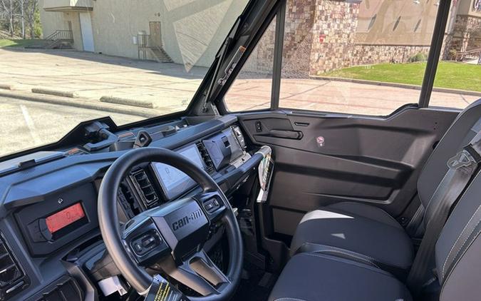 2026 Can-Am Defender MAX Limited HD11 Desert Tan & Carbon Blac