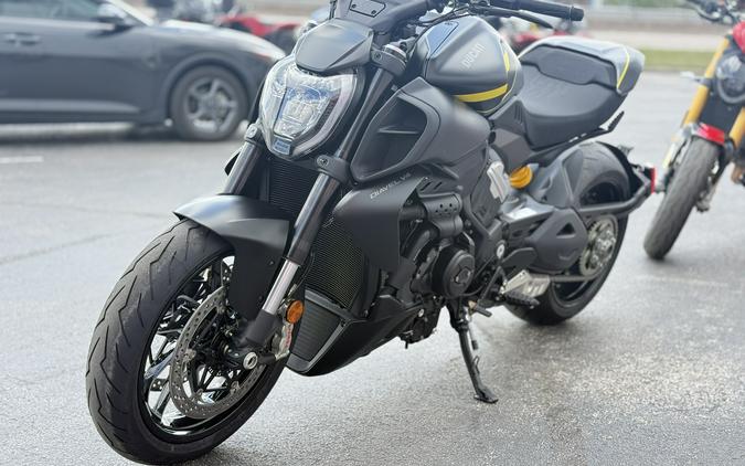 2026 Ducati Diavel V4 Black Roadster - 006280