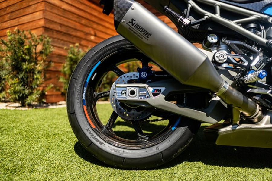 2025 BMW M1000R
