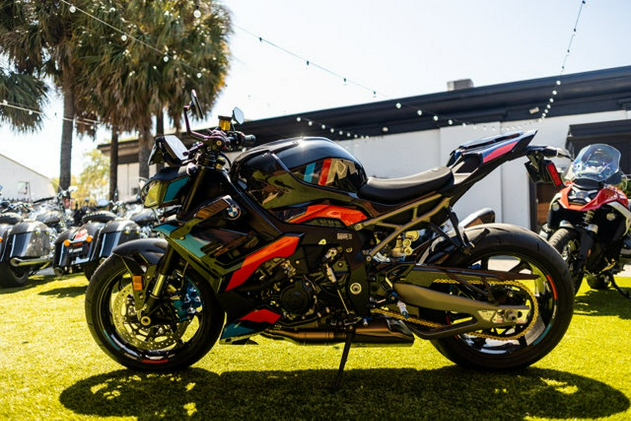 2025 BMW M1000R